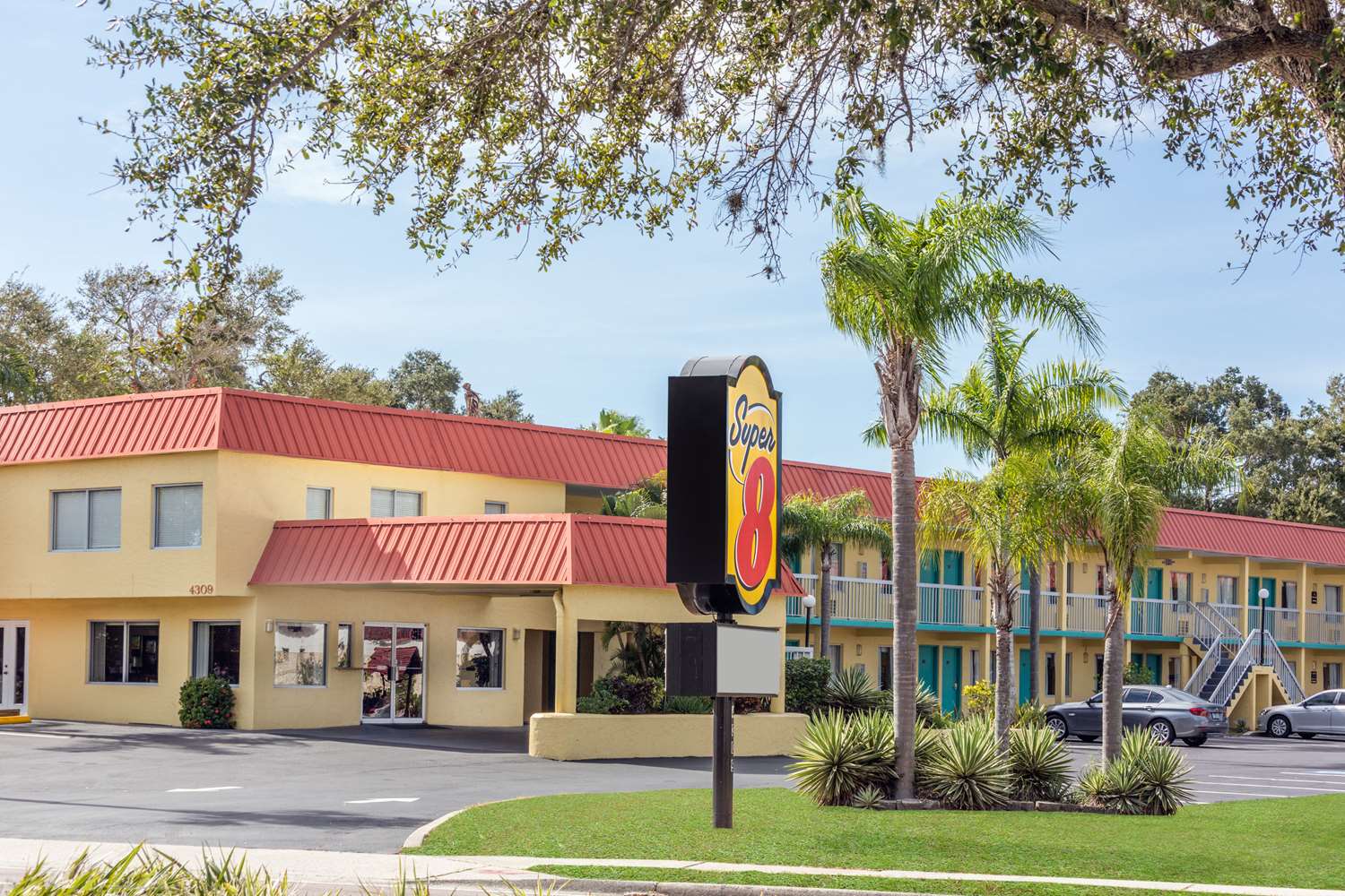 Hotel SUPER 8 SARASOTA NEAR SIESTA KEY