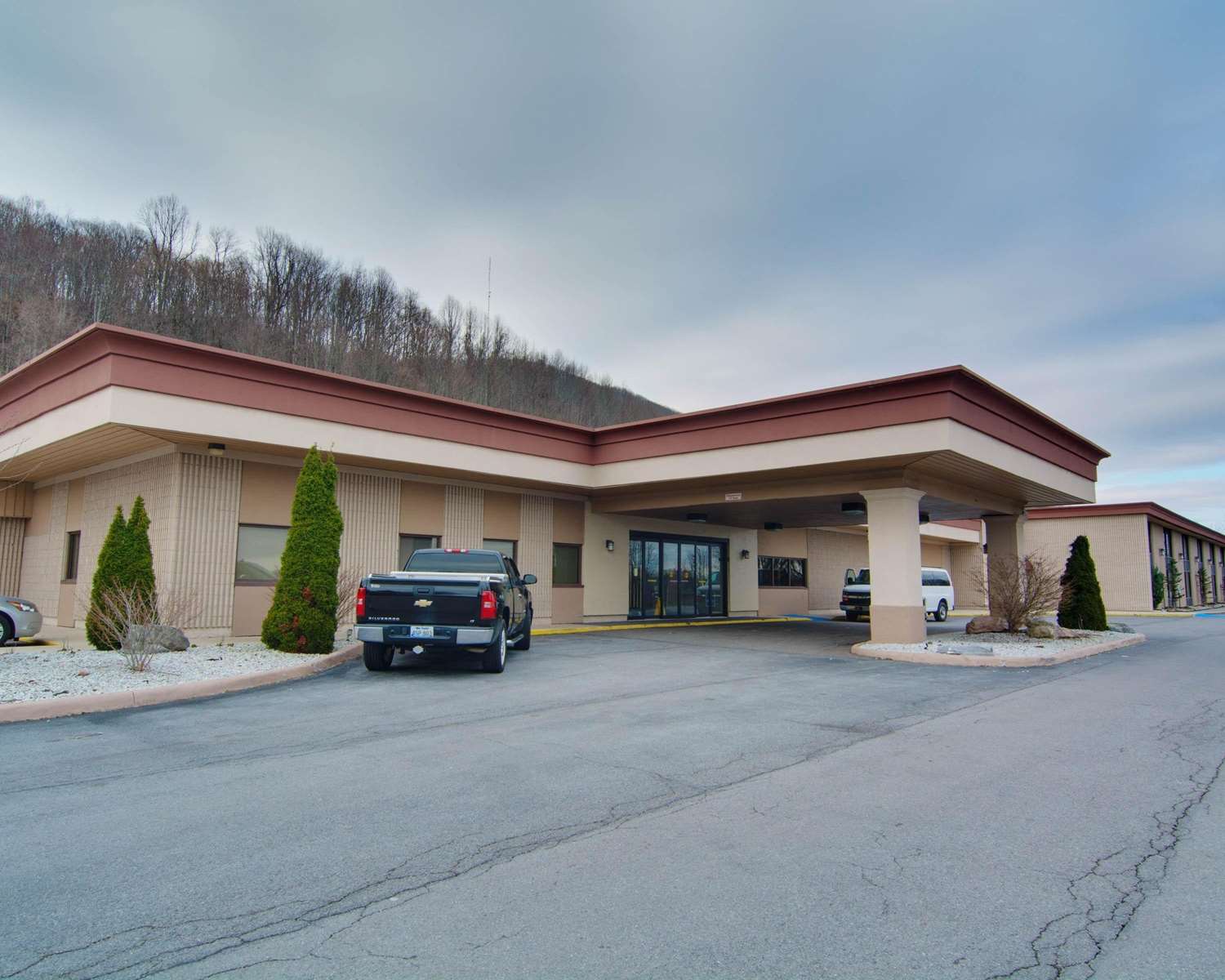Hotel QUALITY HOTEL AND CONFERENCE CENTER