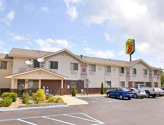 Hotel SUPER 8 WESTON WV