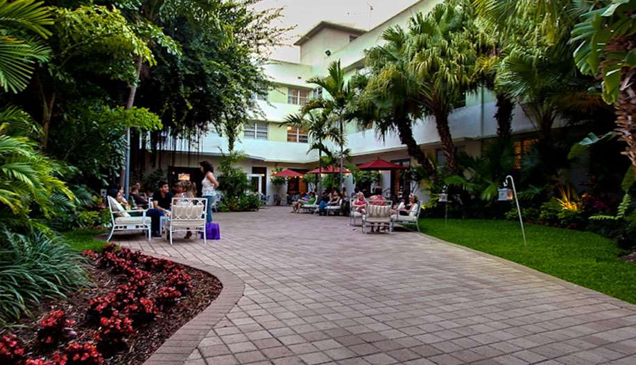 Hotel DORCHESTER HOTEL AND SUITES