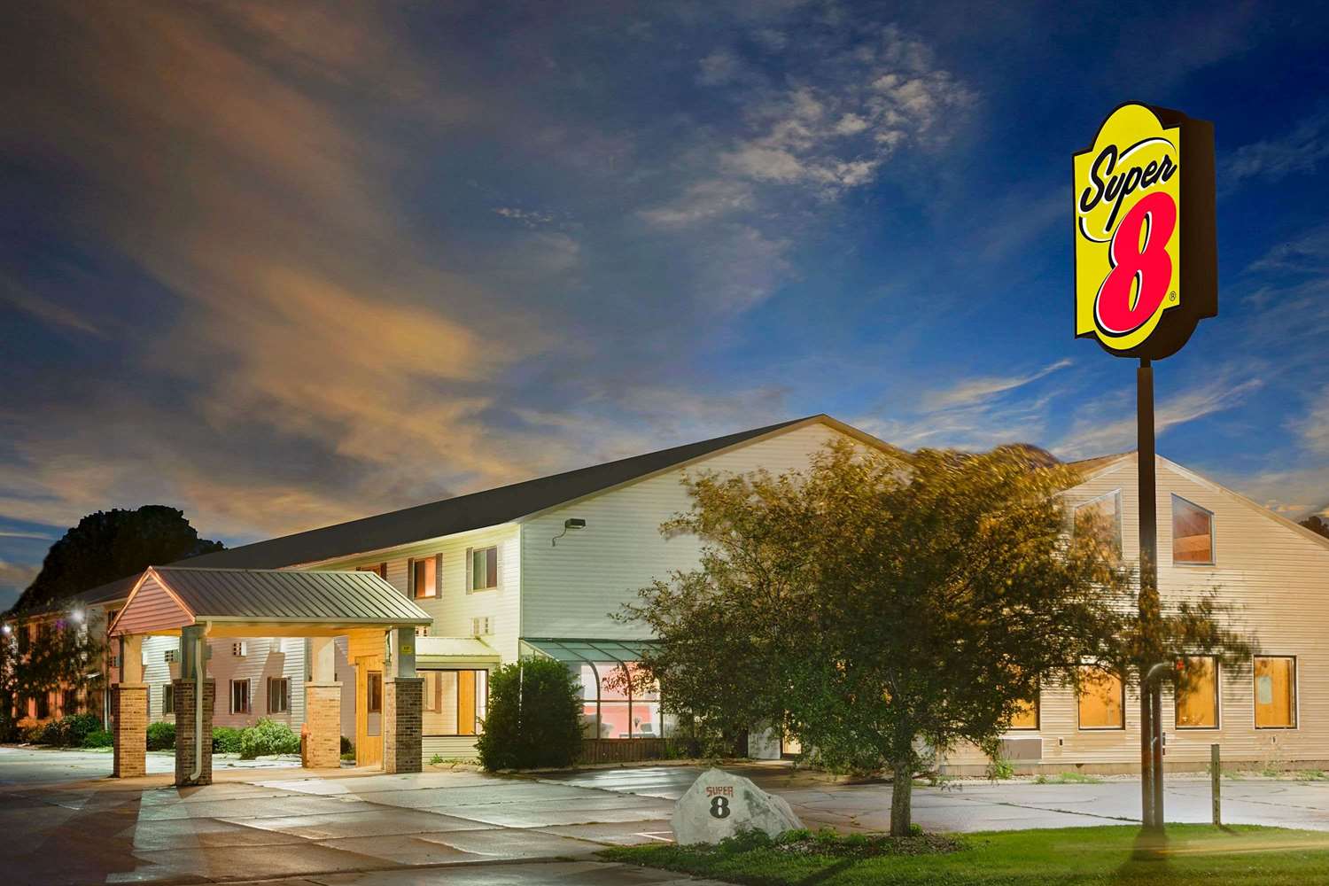 Hotel SUPER 8 IOWA FALLS