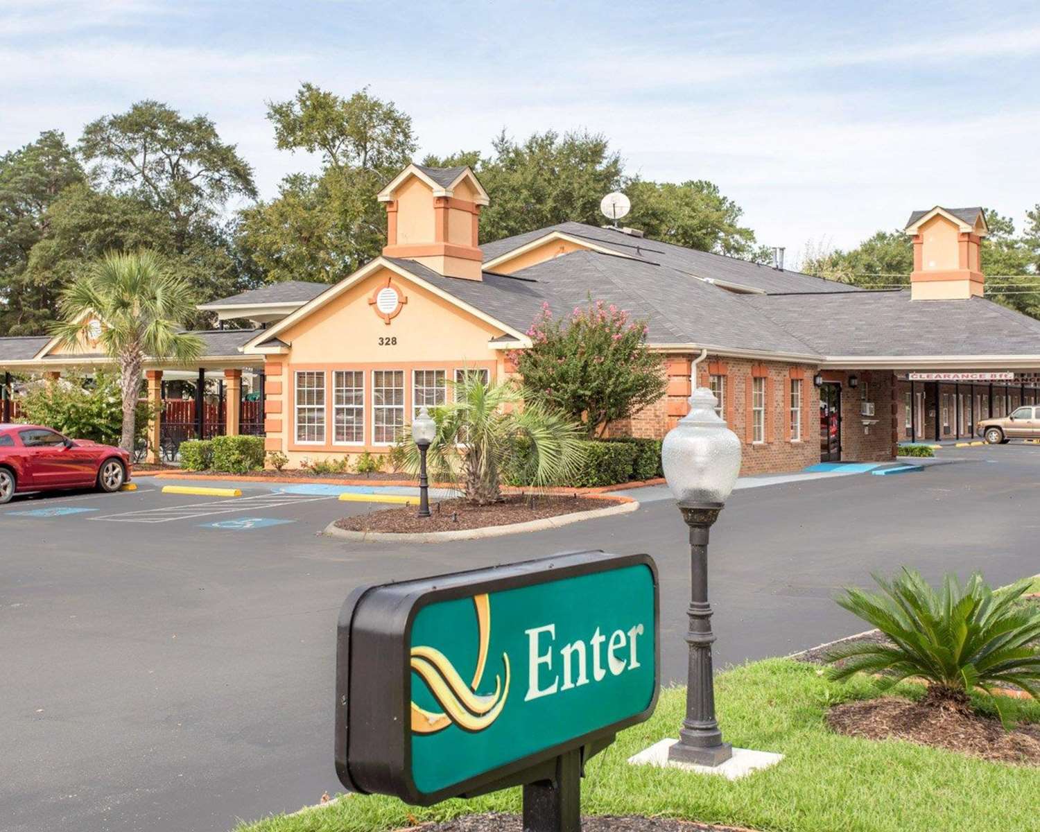 Hotel QUALITY INN & SUITES NEAR LEXINGTON MEDICAL CENTER