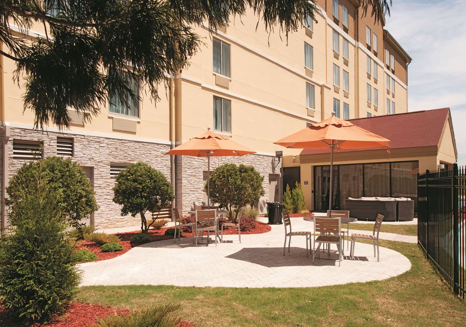 Hotel LA QUINTA INN & SUITES ATLANTA AIRPORT NORTH