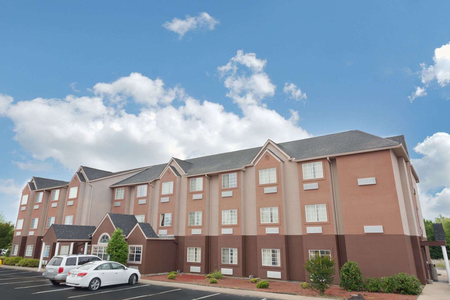 Hotel MICROTEL INN & SUITES BY WYNDHAM BRANDON