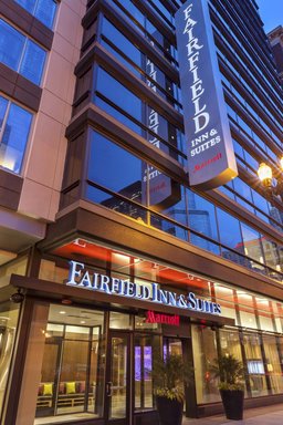 Hotel FAIRFIELD INN & SUITES CHICAGO DOWNTOWN/RIVER NORTH