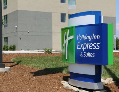 Hotel HOLIDAY INN EXPRESS & SUITES HENDERSONVILLE SE - FLAT ROCK