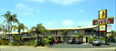 Hotel HARBOR INN AND SUITES