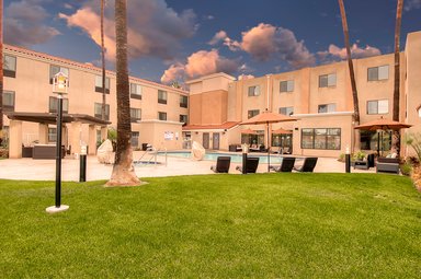 Hotel HOLIDAY INN EXPRESS & SUITES CARLSBAD BEACH