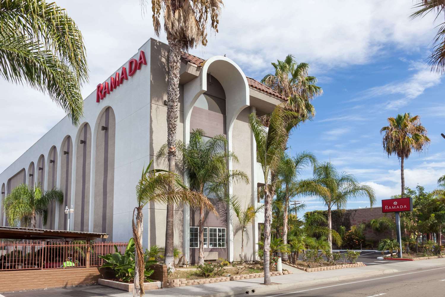 Hotel RAMADA OCEANSIDE