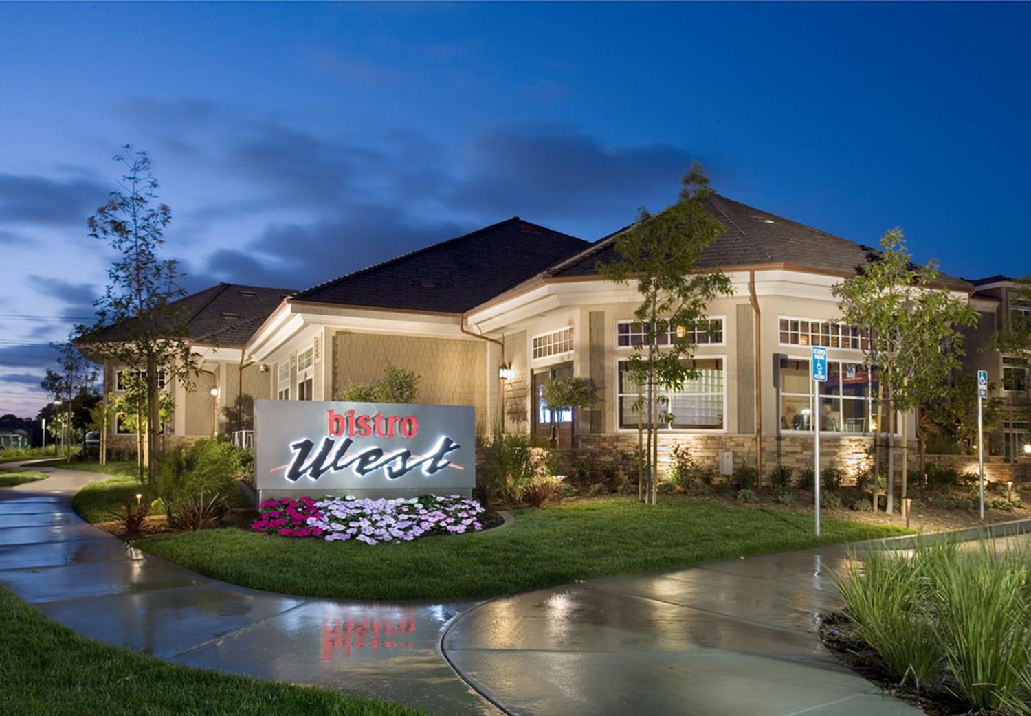 Hotel WEST INN AND SUITES