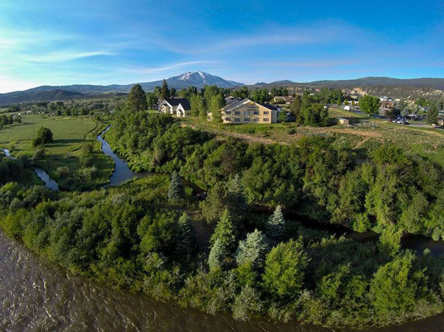 Hotel COMFORT INN & SUITES CARBONDALE NEAR HIGHWAY 82