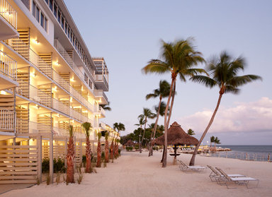 Hotel POSTCARD INN BEACH RESORT & MARINA