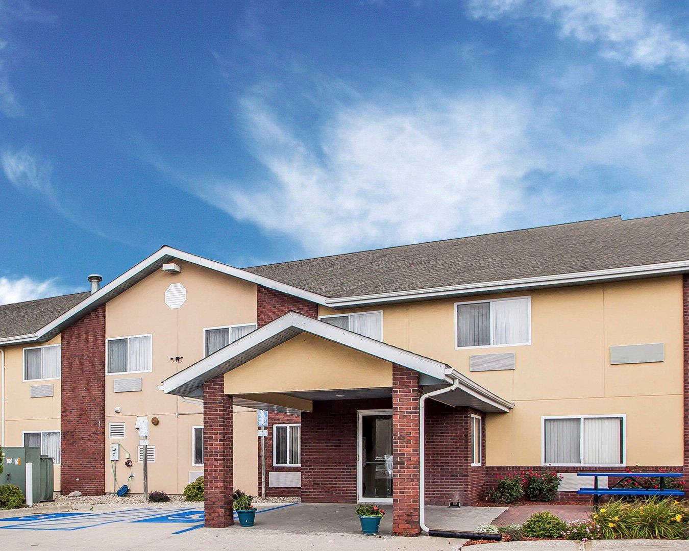 Hotel BAYMONT INN & SUITES FORT DODGE