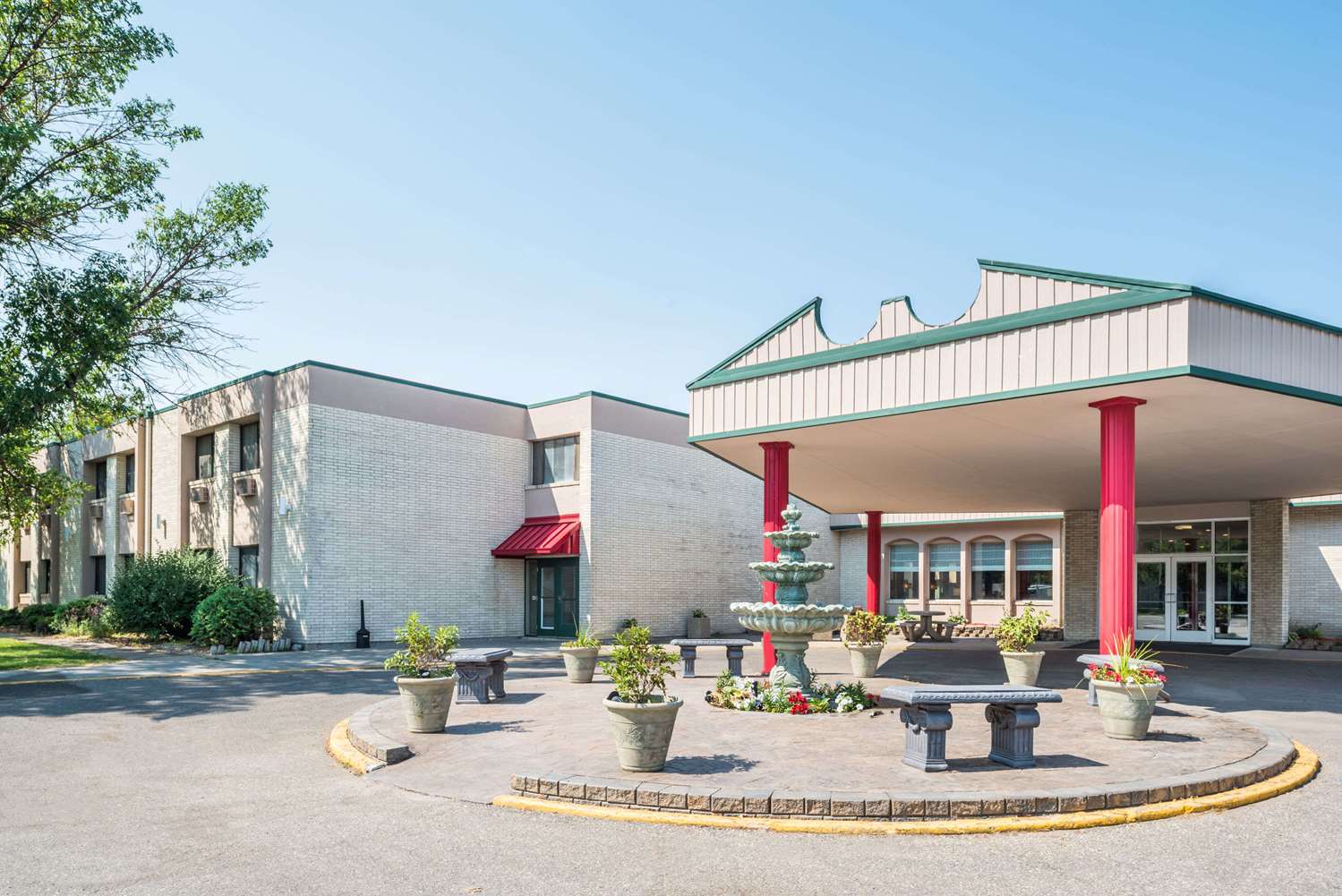 Hotel RAMADA BY WYNDHAM GRAND FORKS
