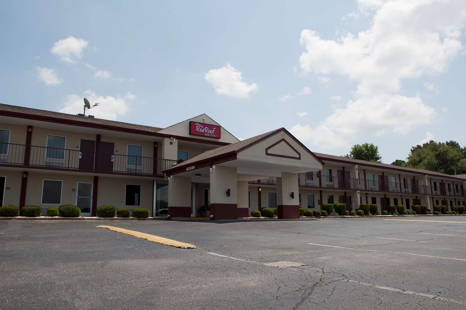 Hotel RED ROOF INN & SUITES JACKSON