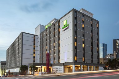 Hotel HOLIDAY INN EXPRESS NASHVILLE DOWNTOWN CONF CTR