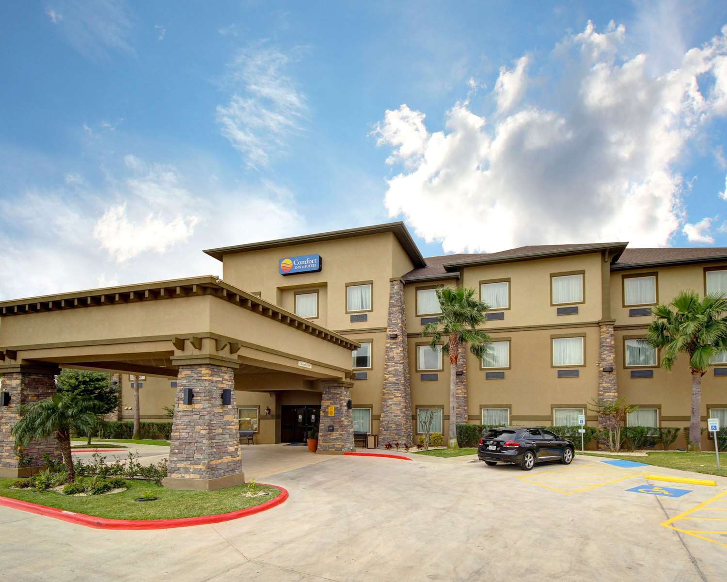 Hotel COMFORT INN & SUITES DONNA