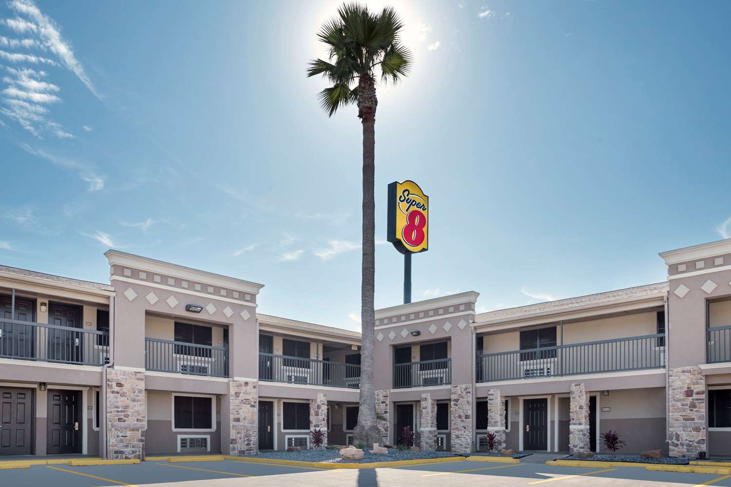 Hotel SUPER 8 BY WYNDHAM MCALLEN/DOWNTOWN