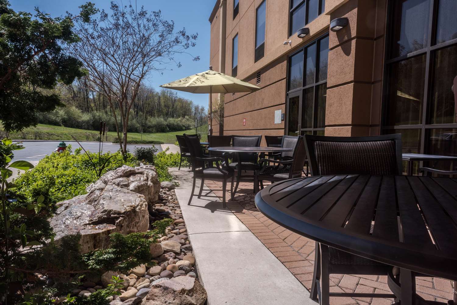 Hotel HAMPTON INN AND SUITES WOODSTOCK