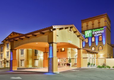 Hotel HOLIDAY INN EXPRESS & SUITES WILLOWS