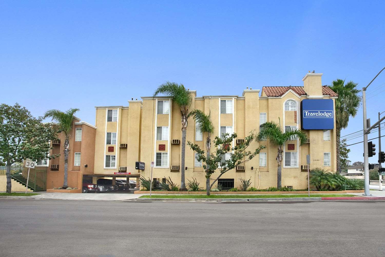 Hotel TRAVELODGE INN & SUITES BY WYNDHAM GARDENA CA