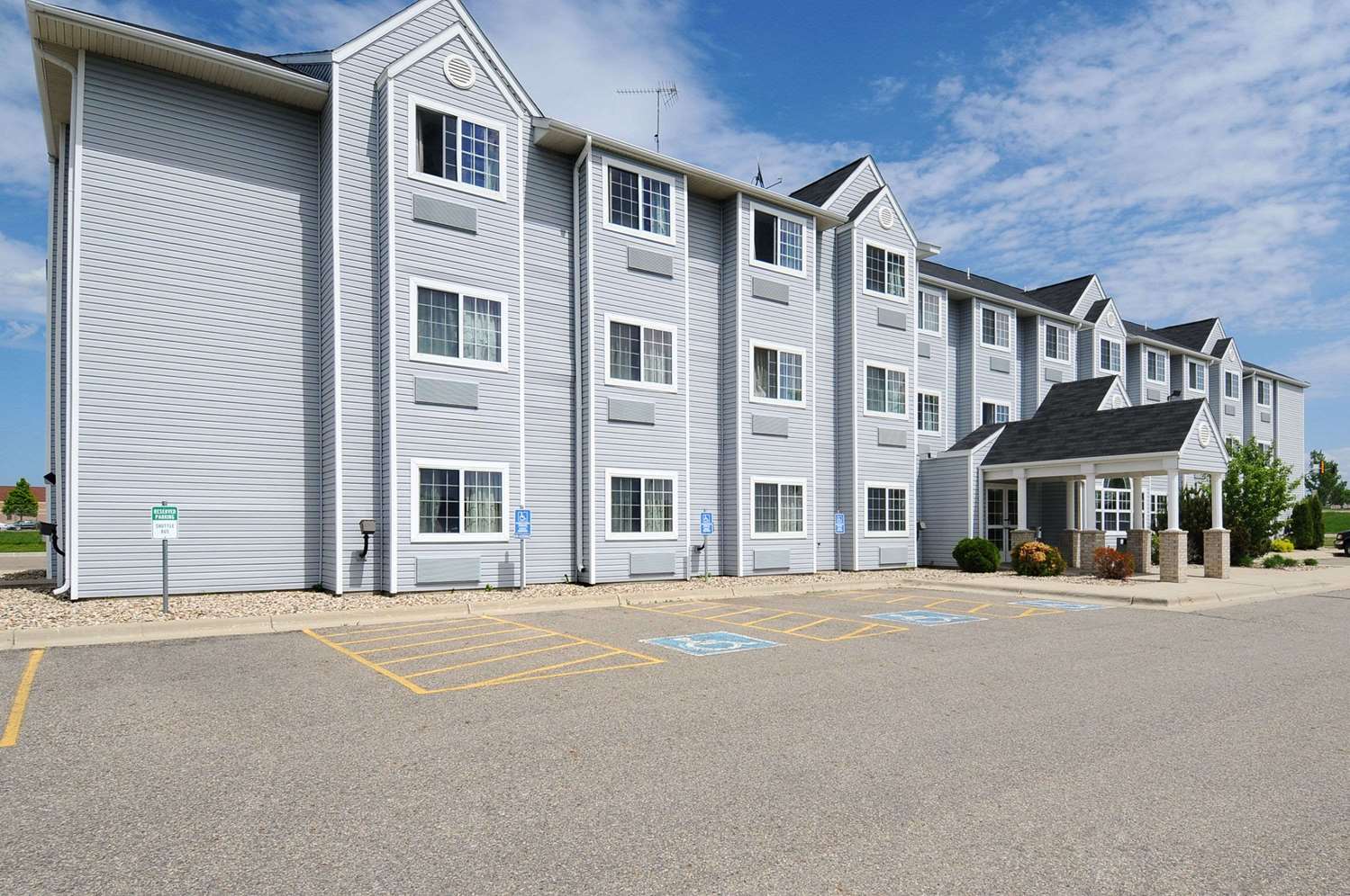 Hotel MICROTEL INN & SUITES BY WYNDHAM OWATONNA