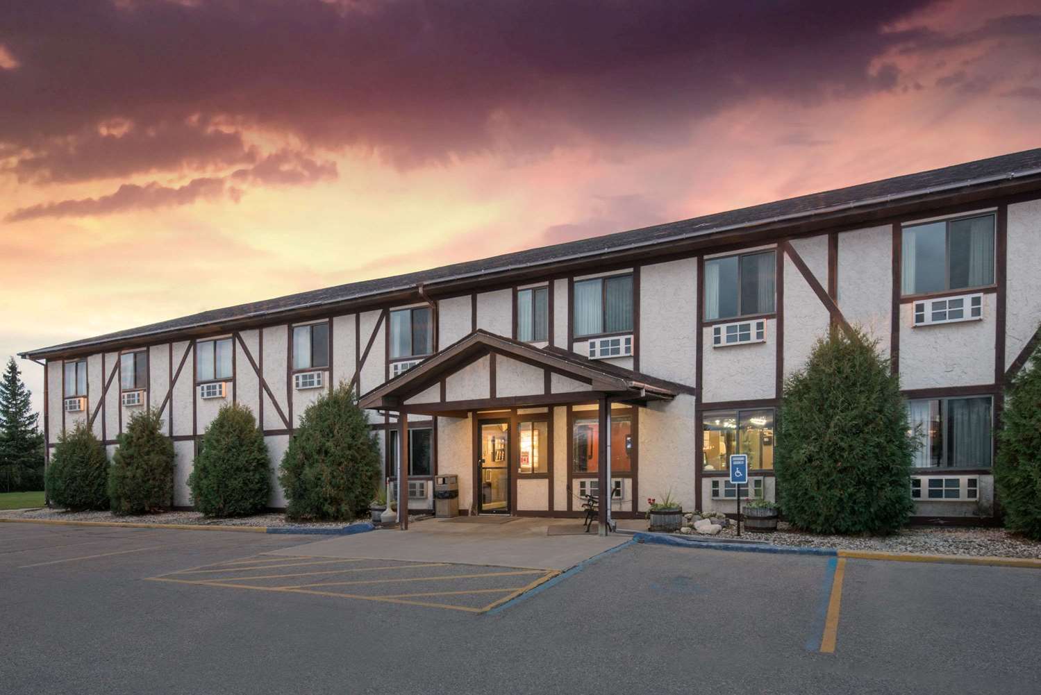 Hotel SUPER 8 BY WYNDHAM WARROAD