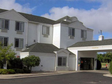 Hotel CHARLEVOIX INN AND SUITES