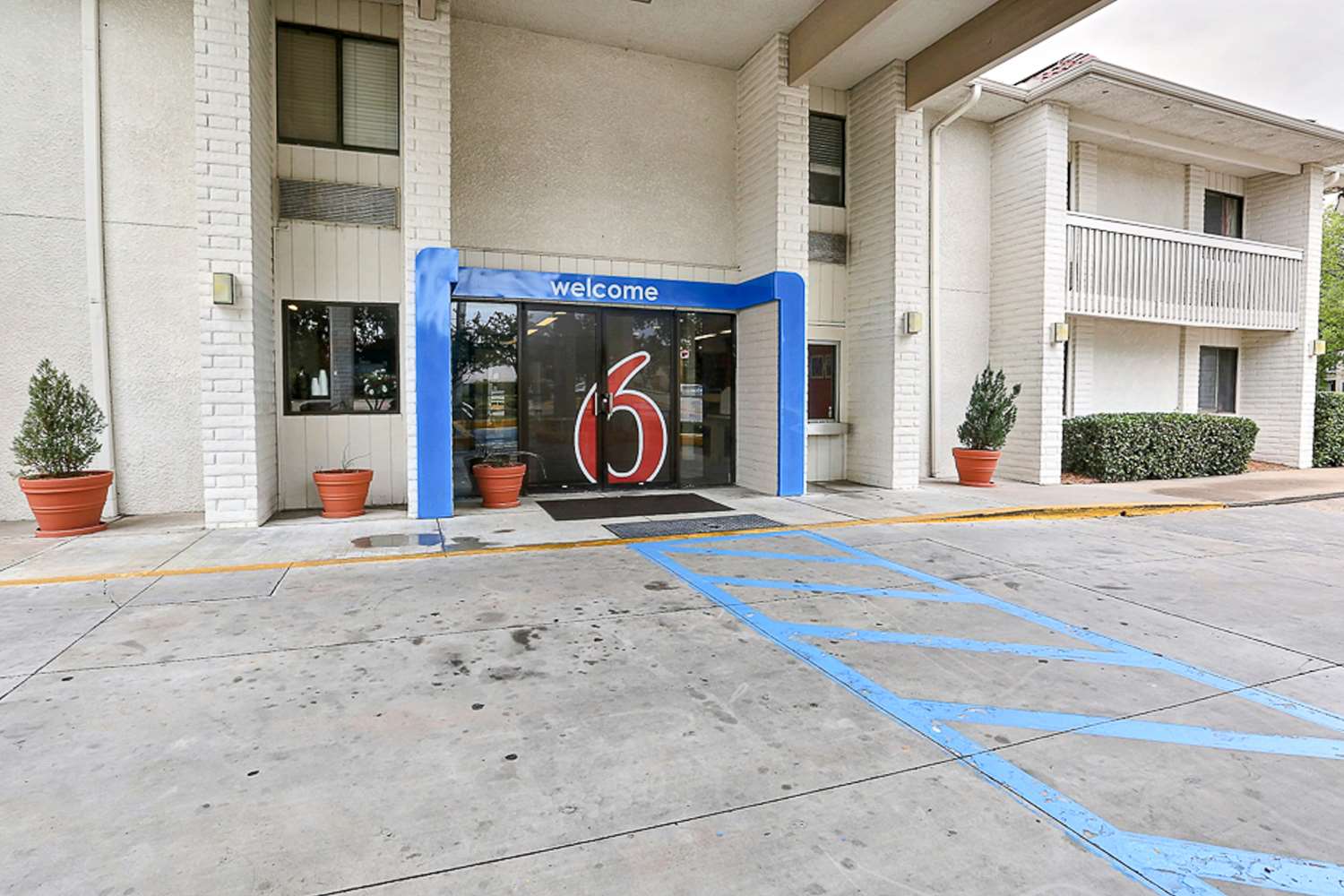 Hotel MOTEL 6 DALLAS - ADDISON