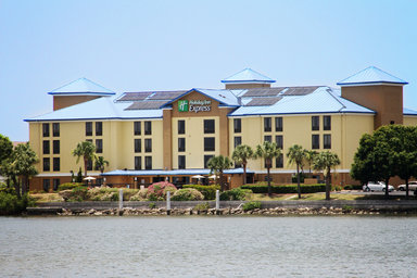 Hotel HOLIDAY INN EXPRESS & SUITES TAMPA/ROCKY POINT ISLAND