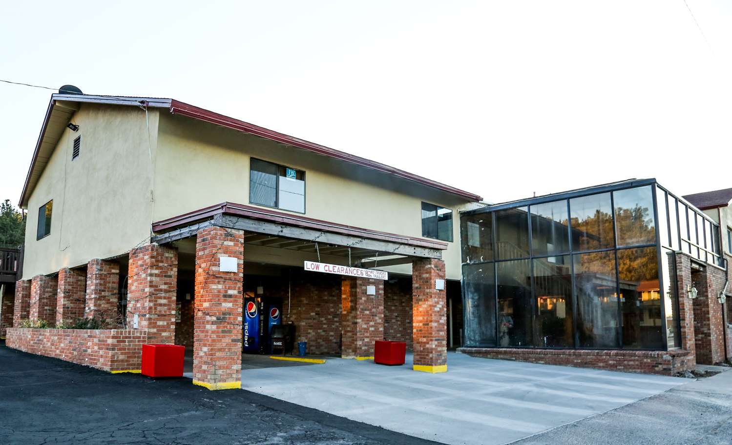 Hotel RED ROOF PLUS+ WILLIAMS