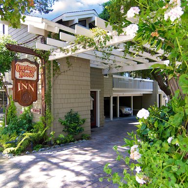 Hotel CARRIAGE HOUSE INN