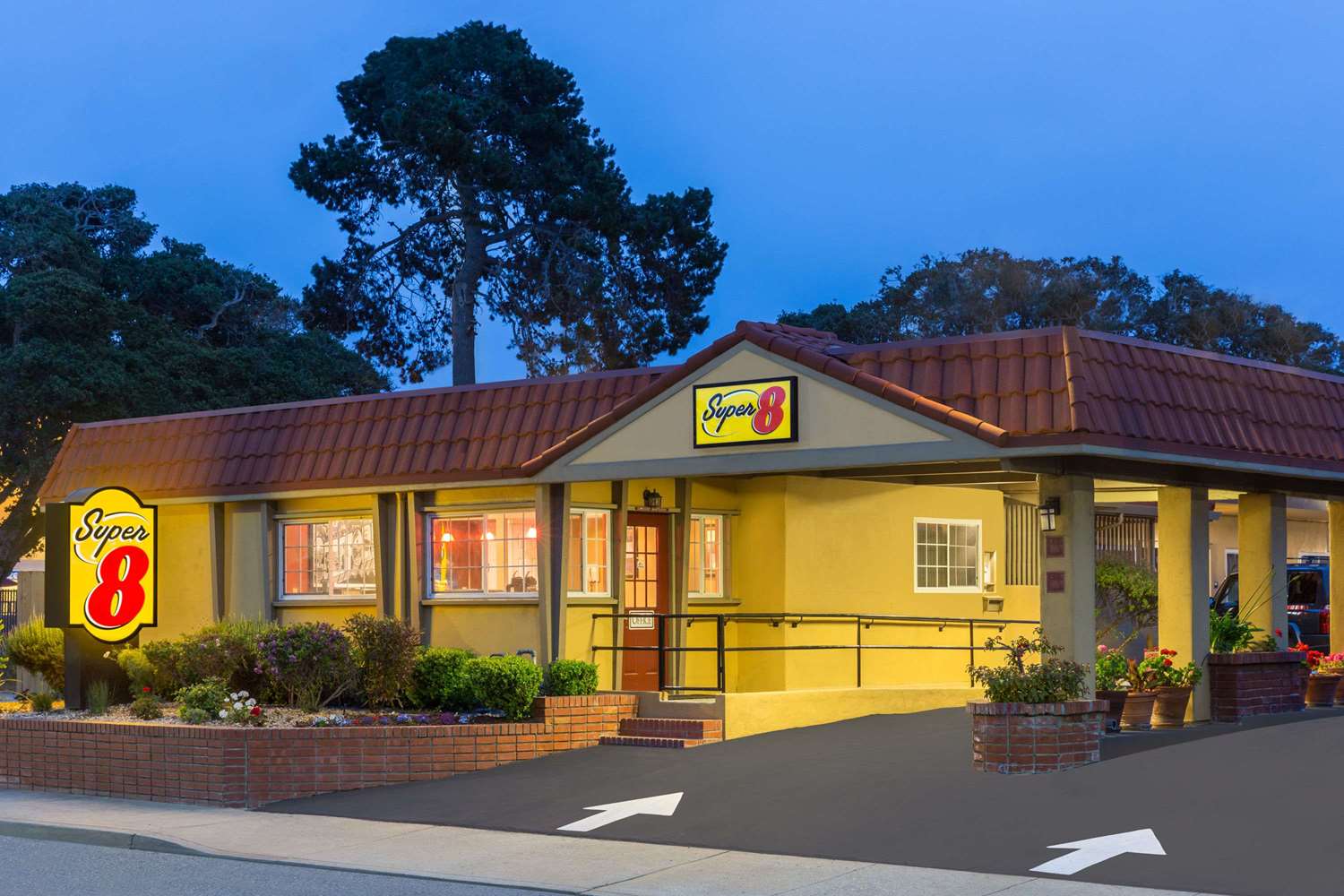 Hotel SUPER 8 BY WYNDHAM, MONTEREY