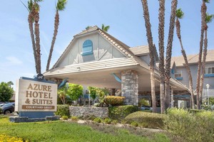 Hotel AZURE HOTEL AND SUITES ONT