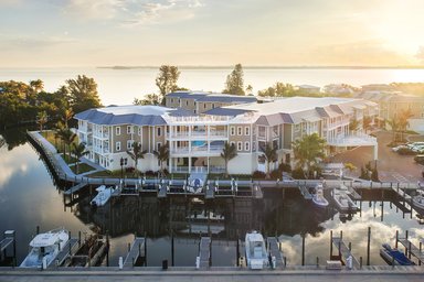 Hotel WATERLINE MARINA RESORT & BEACH CLUB, AUTOGRAPH COLLECTION