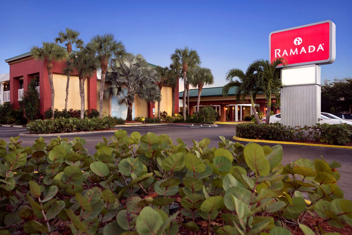 Hotel RAMADA BY WYNDHAM NAPLES