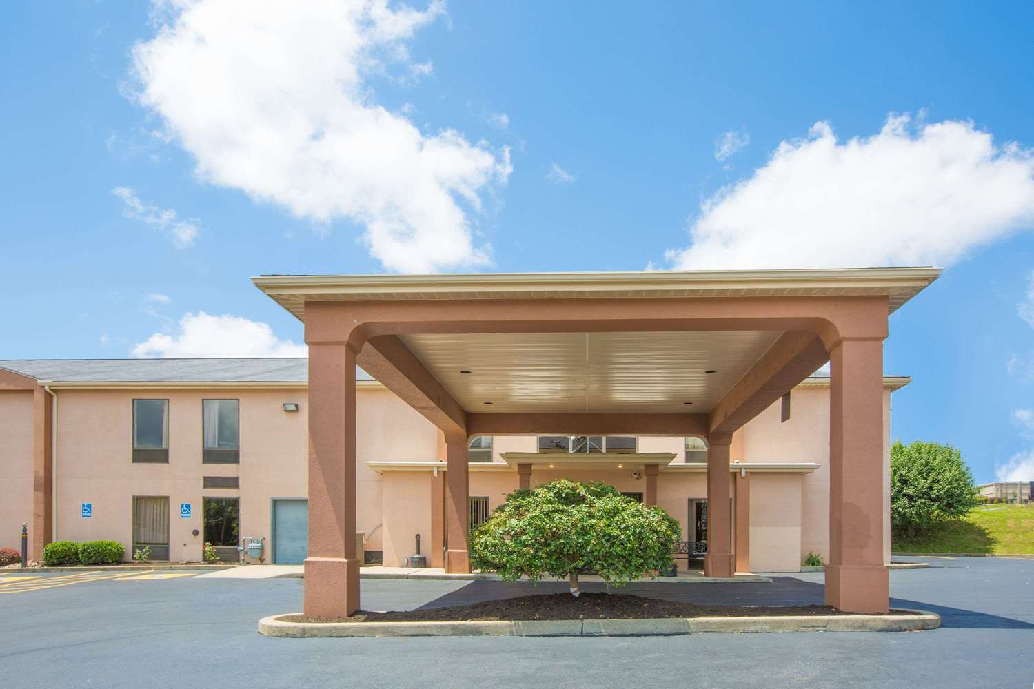 Hotel HOWARD JOHNSON EXPRESS INN - BECKLEY