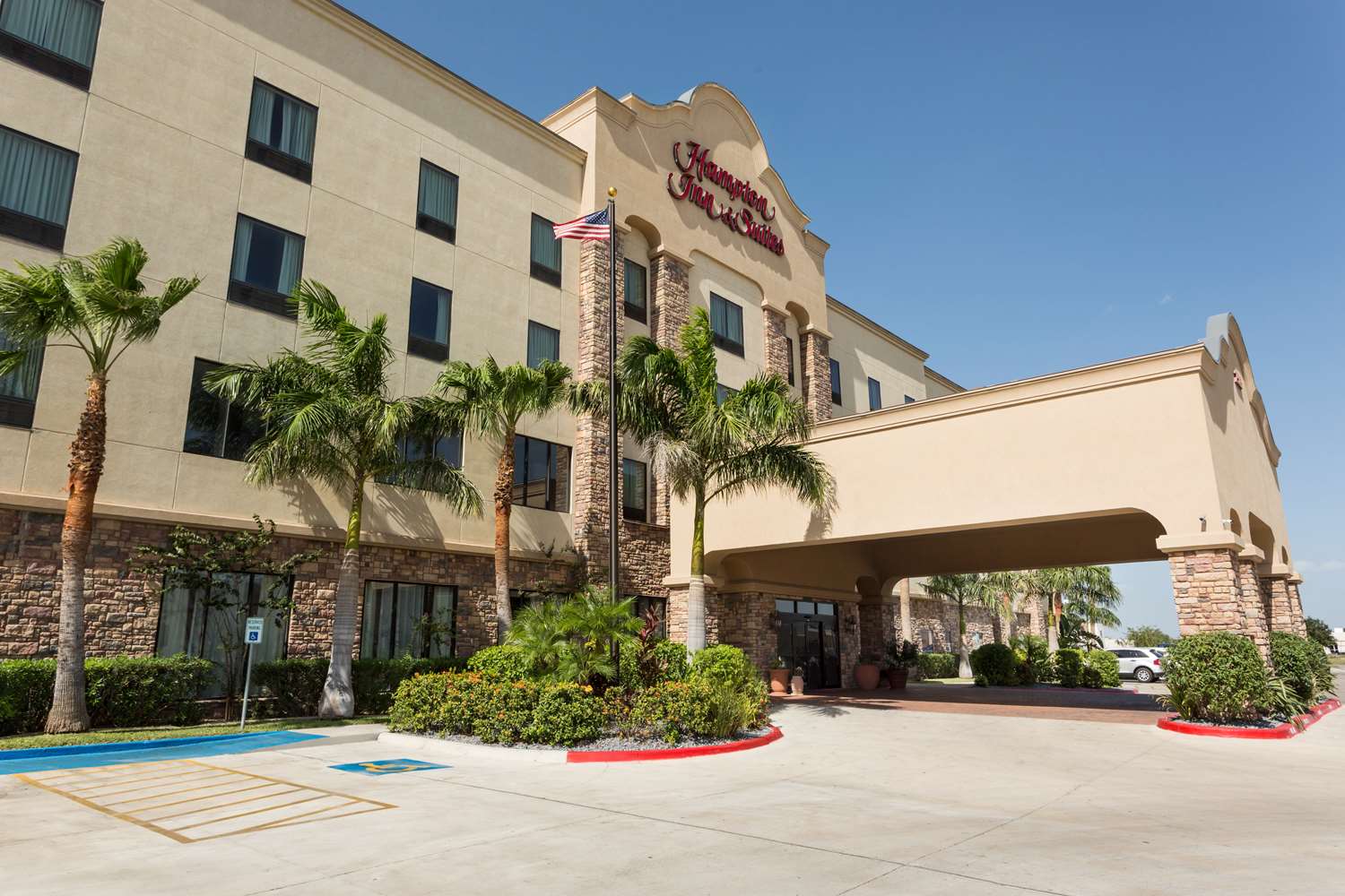 Hotel HAMPTON INN AND SUITES MISSION