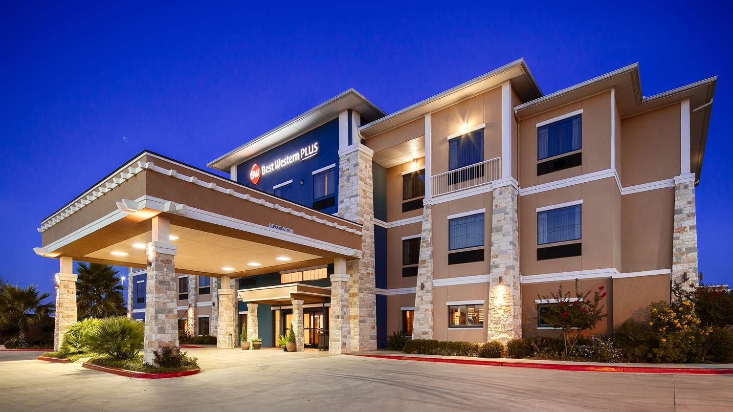 Hotel BEST WESTERN PLUS LYTLE INN & SUITES