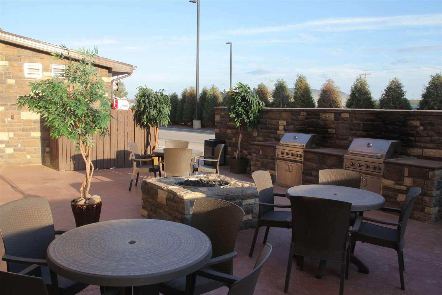 Hotel LITTLE MISSOURI INN AND SUITES NEW TOWN