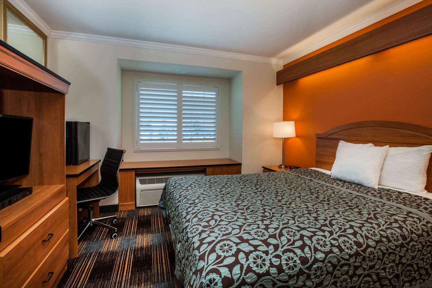 Hotel DAYS INN & SUITES BY WYNDHAM ANTIOCH