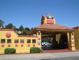 Hotel DAYS INN & SUITES HAYWARD