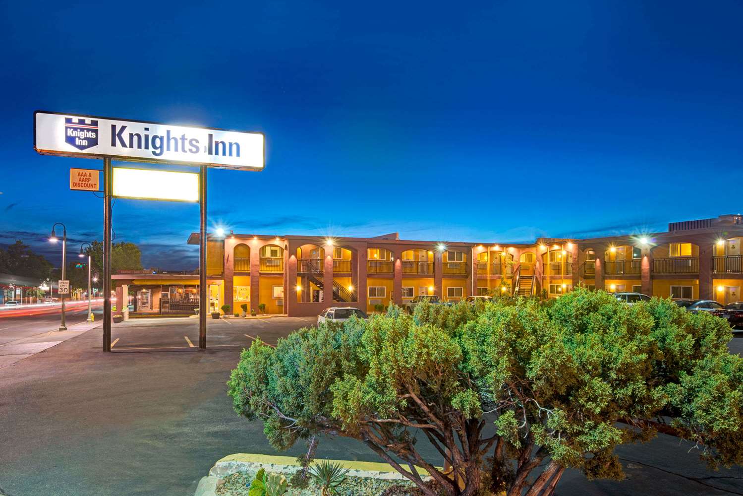 Hotel KNIGHTS INN DOWNTOWN ALBUQUERQUE