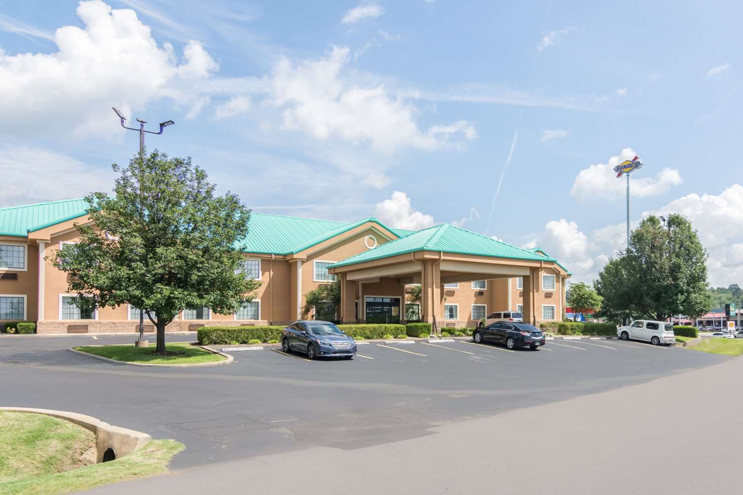 Hotel QUALITY INN & SUITES