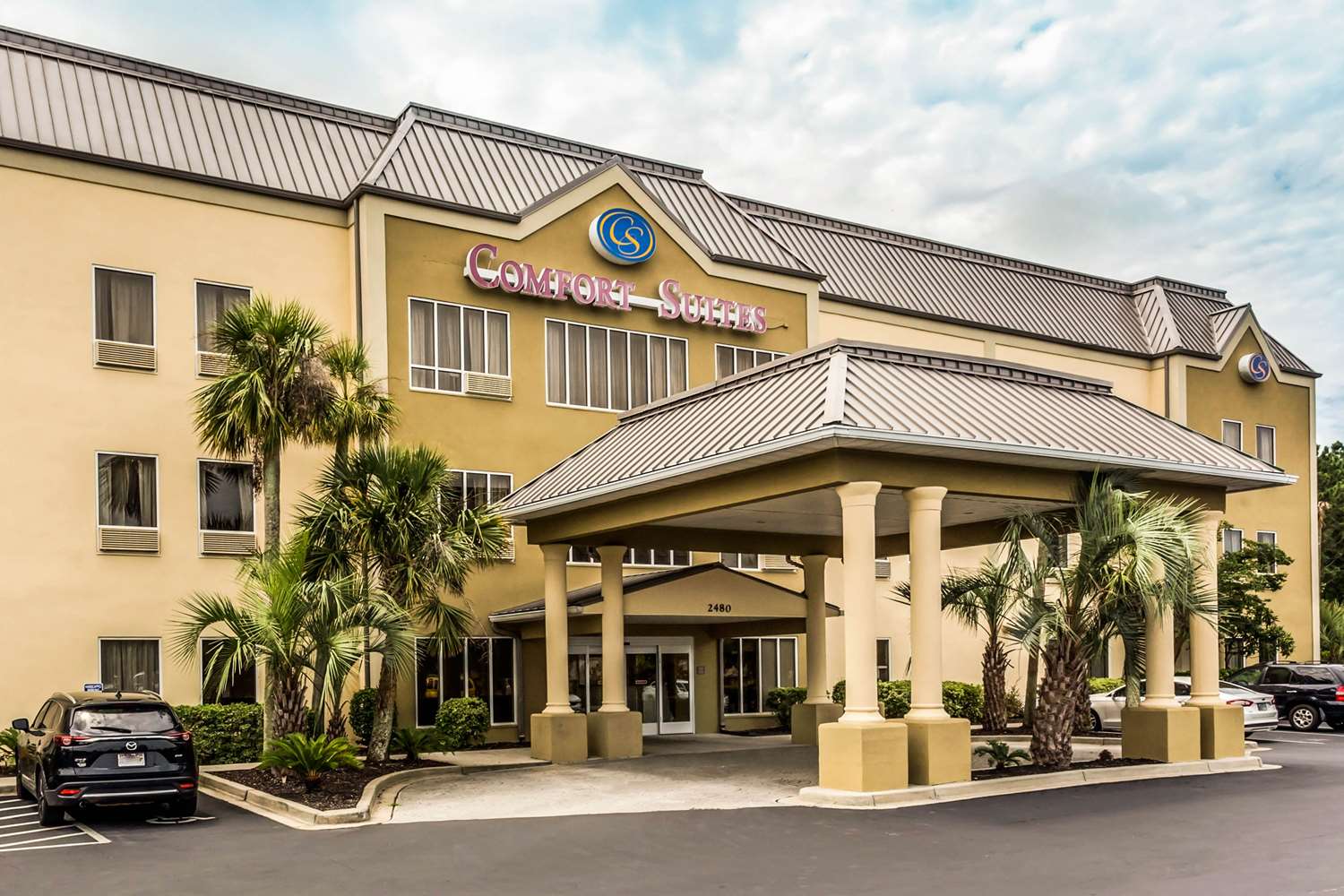 Hotel COMFORT SUITES AT THE UNIVERSITY