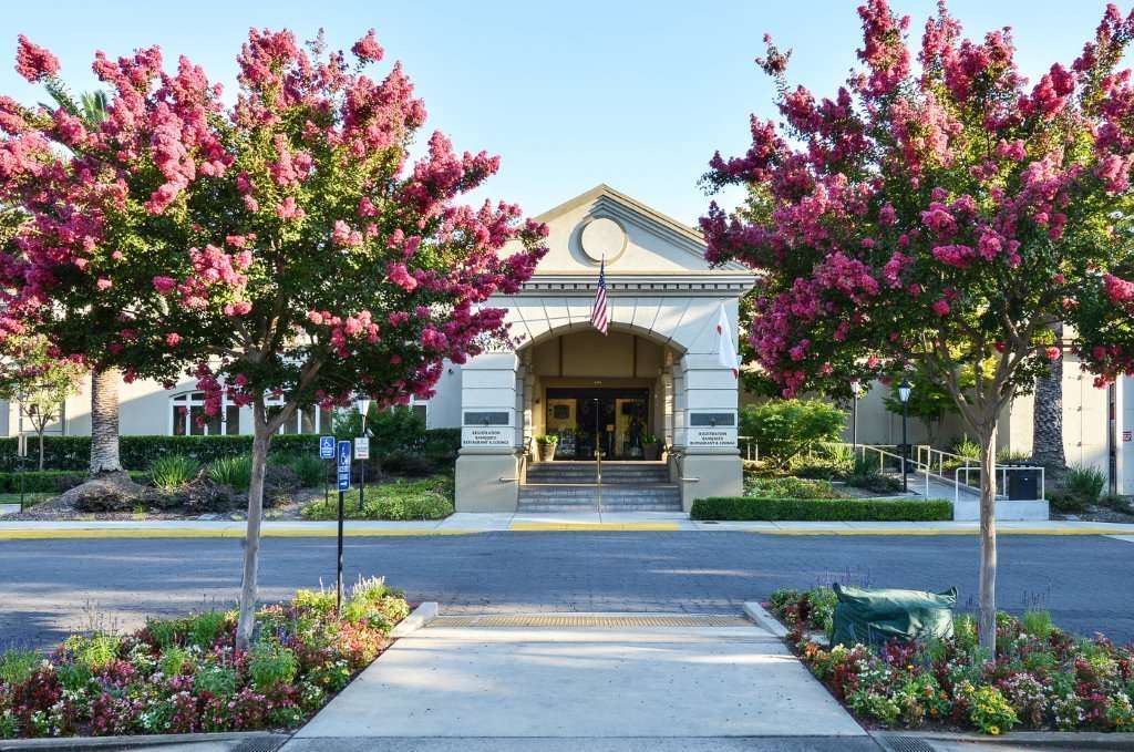 Hotel LIONS GATE HOTEL TRADEMARK COL