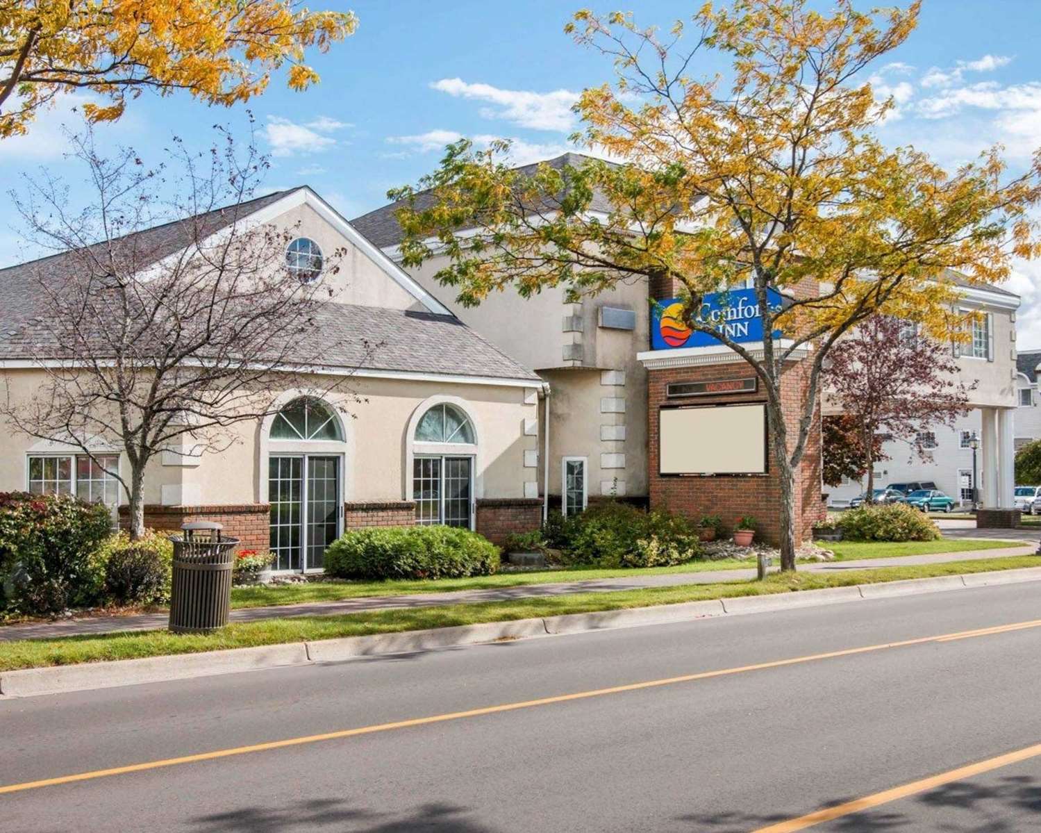 Hotel COMFORT INN LAKESIDE