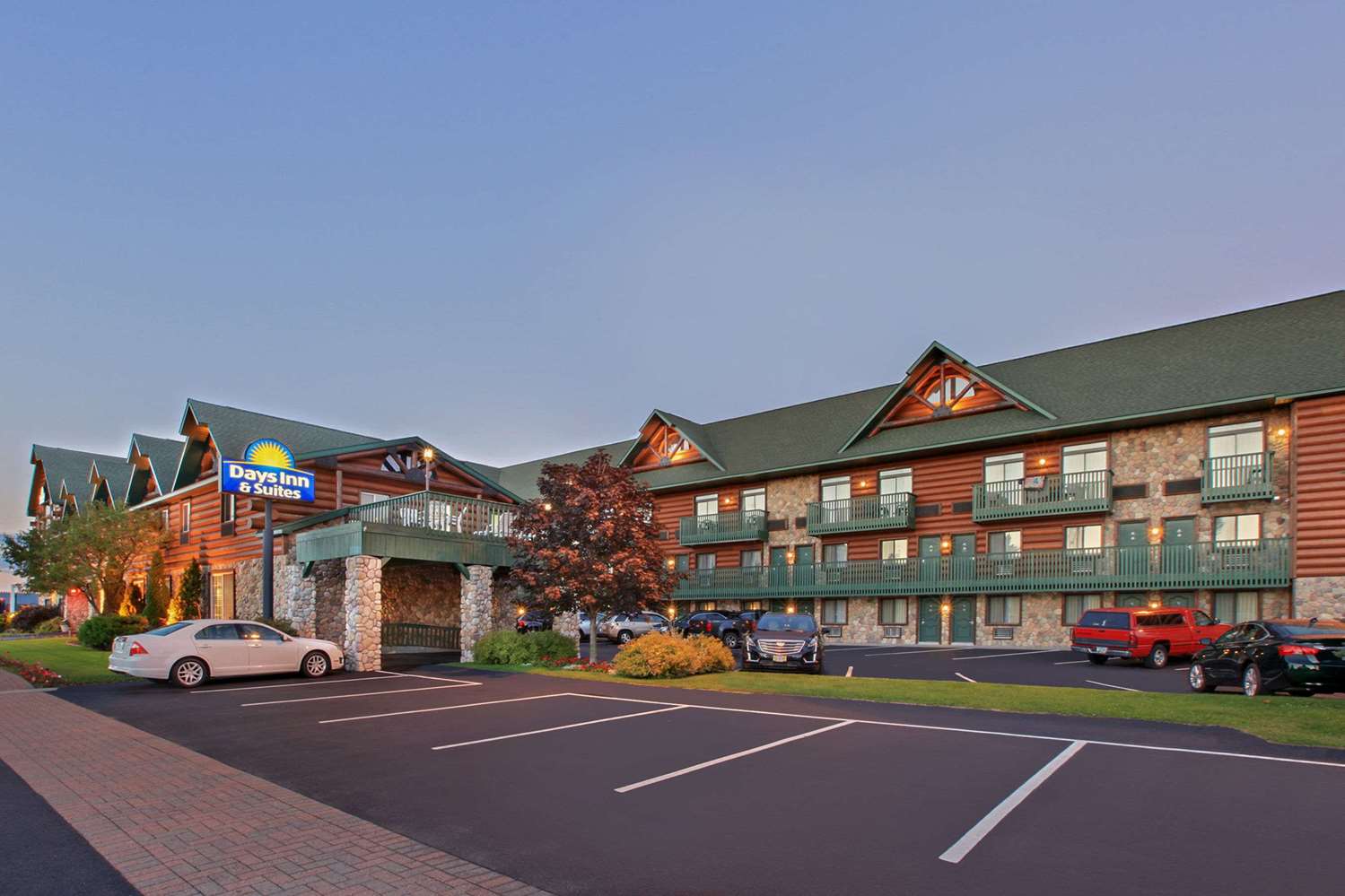 Hotel DAYS INN & SUITES-MACKINAW CITY-BRIDGEVIEW LODGE