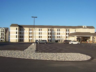 Hotel MACKINAW BEACH AND BAY