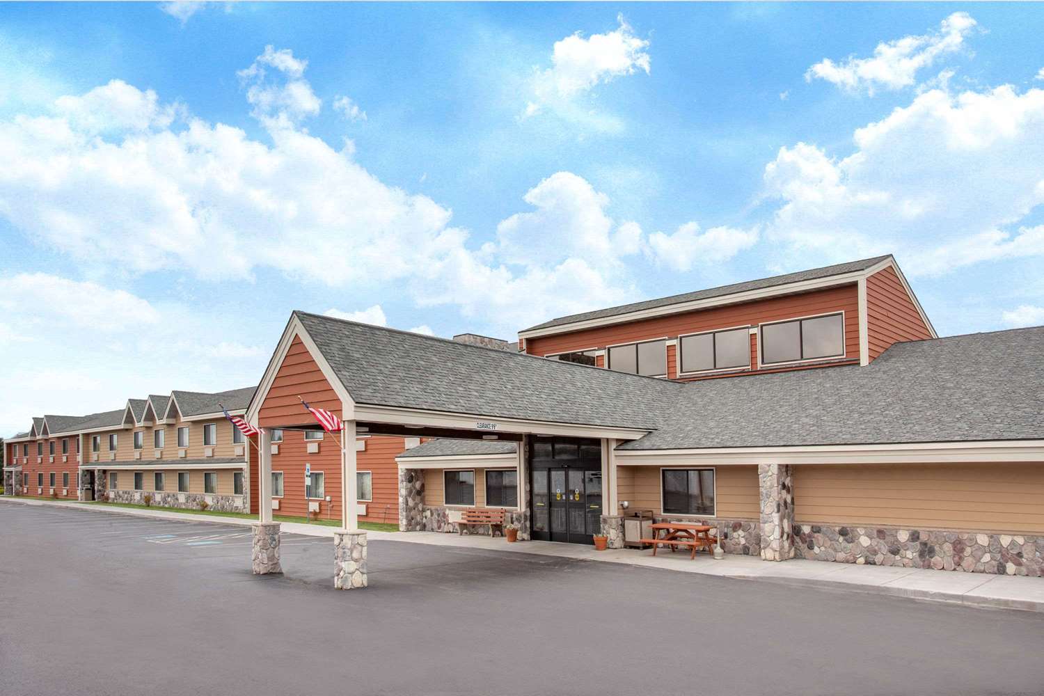 Hotel AMERICINN BY WYNDHAM CALUMET